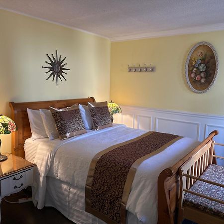 Blue Gables Bed And Breakfast Niagara Falls Exterior foto