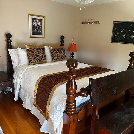 Blue Gables Bed And Breakfast Niagara Falls Exterior foto