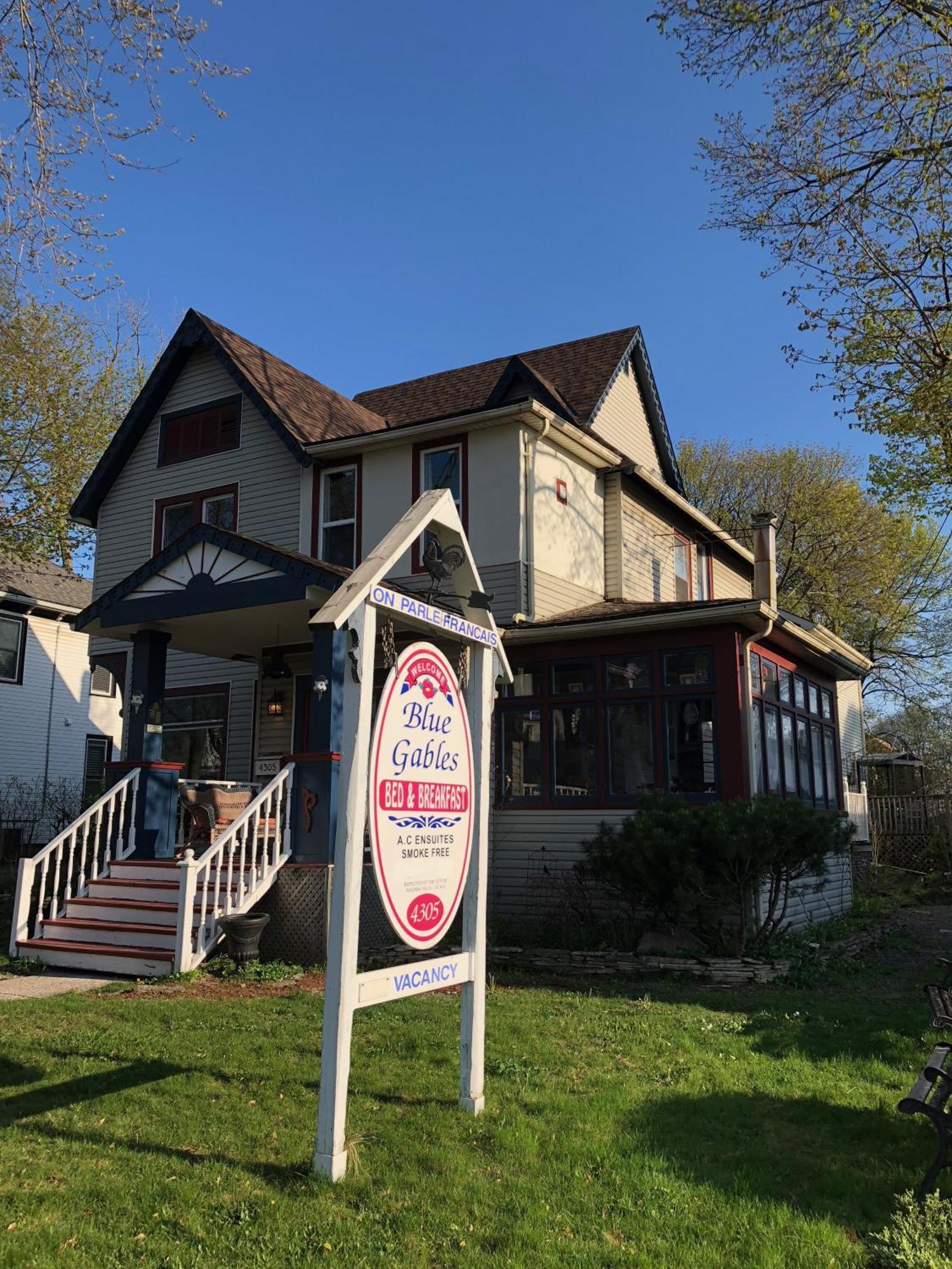 Blue Gables Bed And Breakfast Niagara Falls Exterior foto