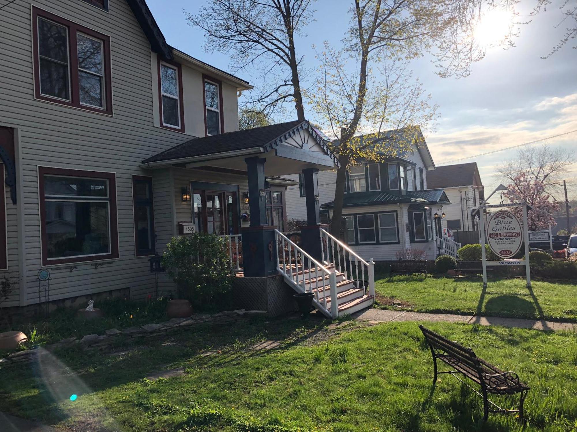 Blue Gables Bed And Breakfast Niagara Falls Exterior foto