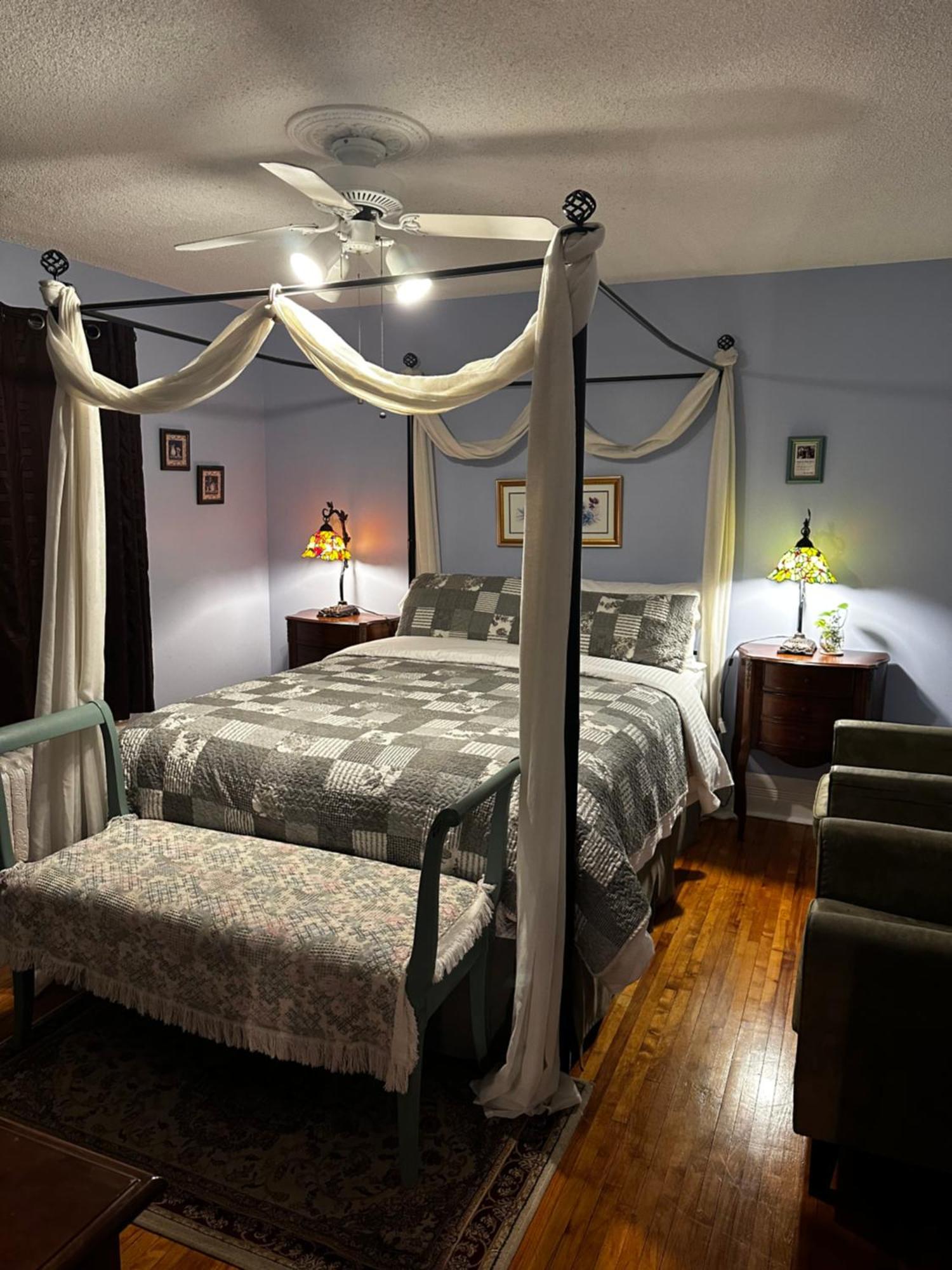 Blue Gables Bed And Breakfast Niagara Falls Exterior foto