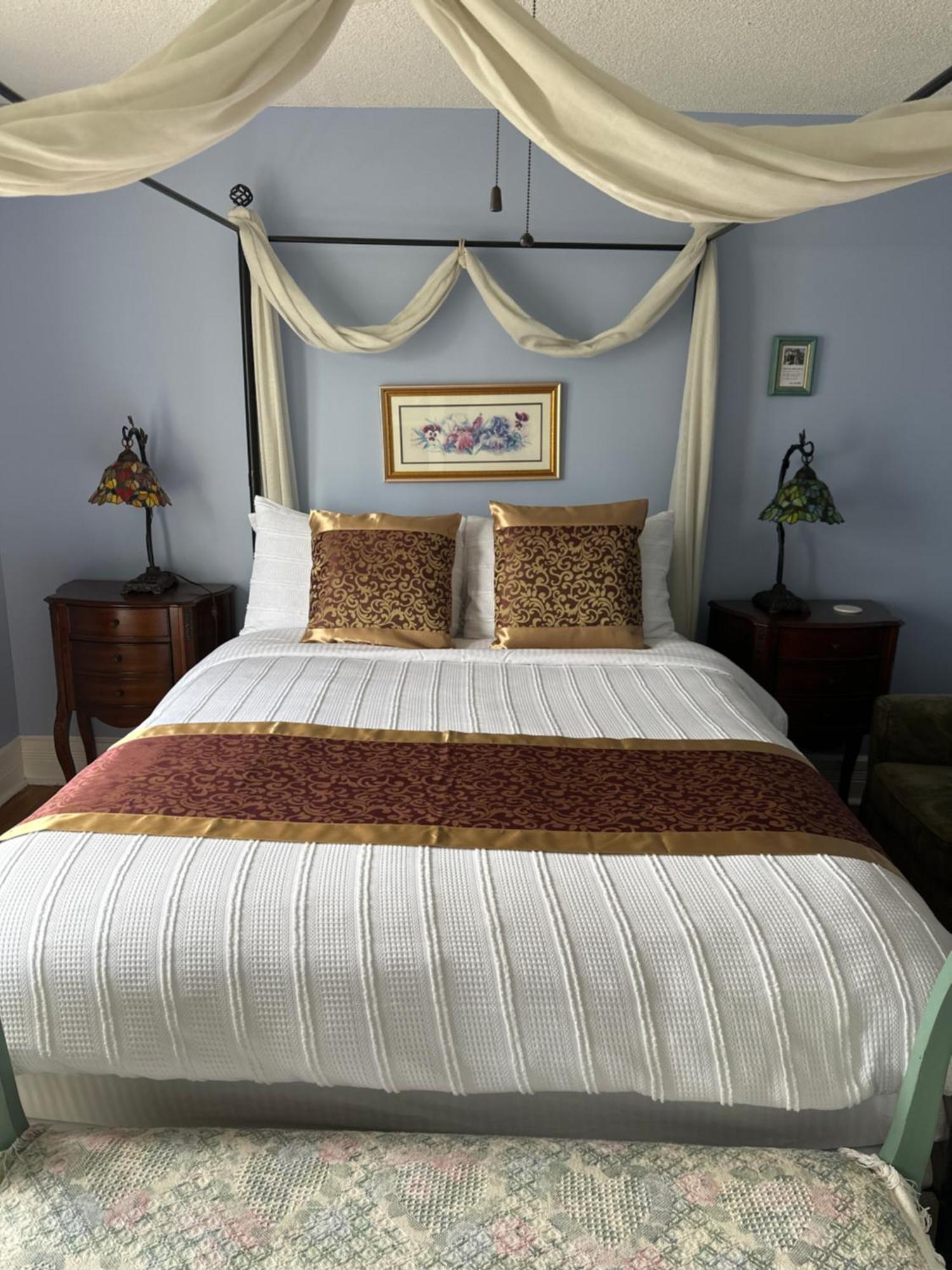 Blue Gables Bed And Breakfast Niagara Falls Exterior foto