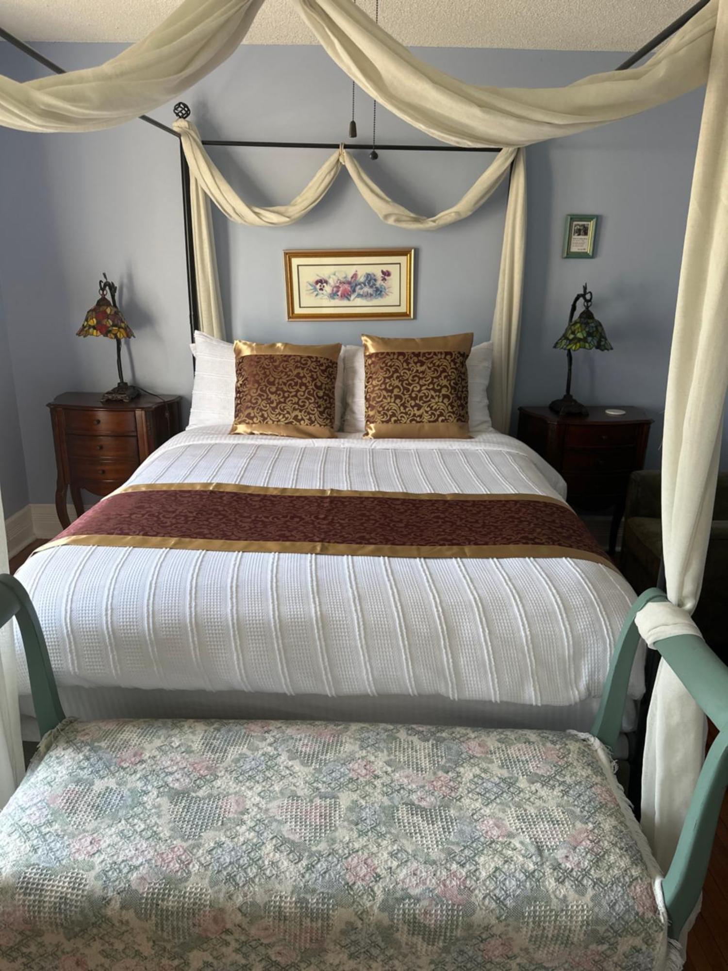 Blue Gables Bed And Breakfast Niagara Falls Exterior foto