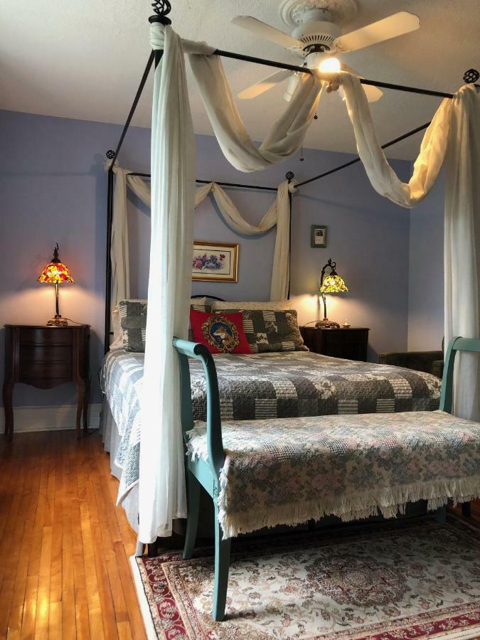Blue Gables Bed And Breakfast Niagara Falls Exterior foto